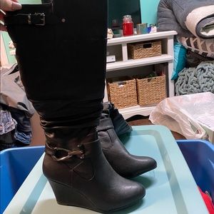 Women’s black boots